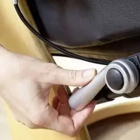 Кресло-реклайнер Relax Rio 7651B (ткань бежев. Becca 20 / дер. - т. орех 029 Walnut)