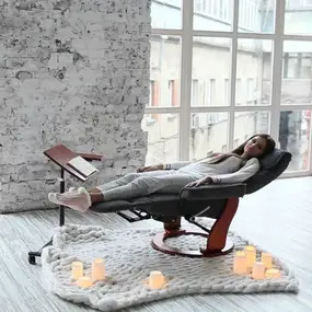 Кресло-реклайнер Relax Rio 7651B (ткань бежев. Becca 20 / дер. - т. орех 029 Walnut)