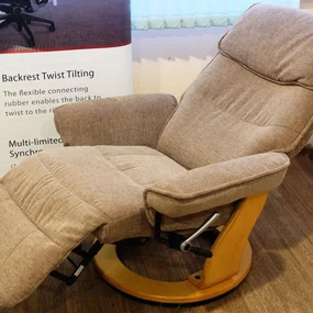 Кресло-реклайнер Relax Rio 7651B (ткань бежев. Becca 20 / дер. - т. орех 029 Walnut)