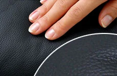 Кресло-реклайнер Relax MAURIS 7604W (кожа-зелен / дер-св.кор 007 Dark Green / 029 т. орех)